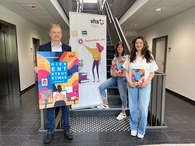 vhs Programmheft Pressefoto - vhs Osnabrücker Land – Britta Burgard vhs Programmheft Pressefoto