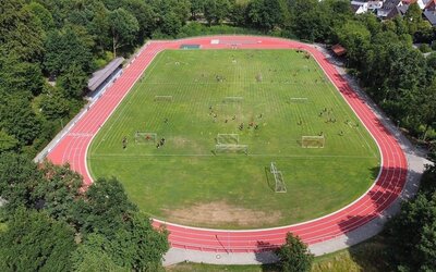Sportplatz am Sportzentrum - Dominic Schlinge Sportplatz am Sportzentrum