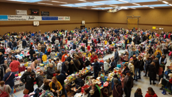 Flohmarkt.jpg - Förderverein der Grundschule Gellenbeck Flohmarkt.jpg